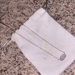 Kendra Scott necklace